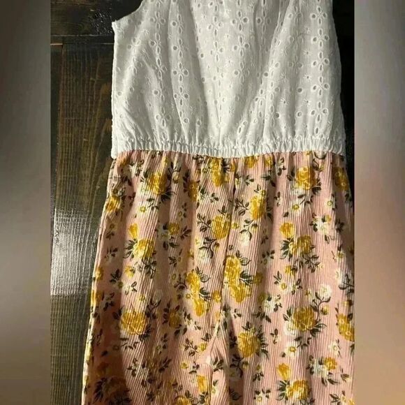 Little Lass Floral Eyelet Jumpsuit with Button Front and Belt‎ Detail Size 4 D36 - Picture 6 of 6